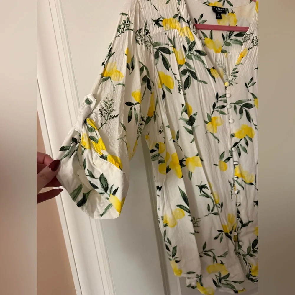 Torrid Top - Picture 2 of 6